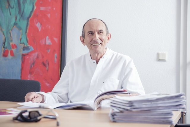Chefarzt Prof. Dr. Werner Haberbosch referiert zum Tag der Medizin | Foto: SRH
